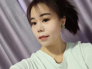 Chat with CindyQin!
