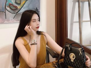 cock-sucking porn model LilysaThao